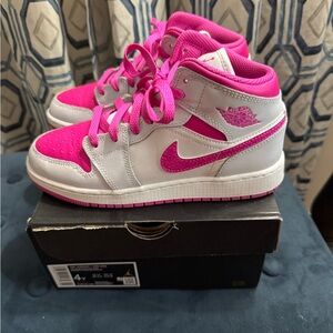 Kid's Air Jordan 1 Mid Grade School, Whisper Fire Pink White / size 4